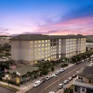 4* Hotel Embassy By Hilton Oahu - Free Breakfast